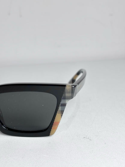 Burberry Briar B4392 U Women's Pre-owned Black Acetate Sunglasses