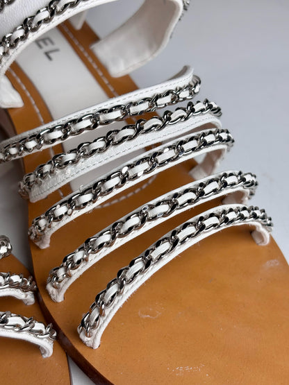Chanel Women Shoe Sz 41 White Lambskin Leather Chain Detail Pre-owned Sandal