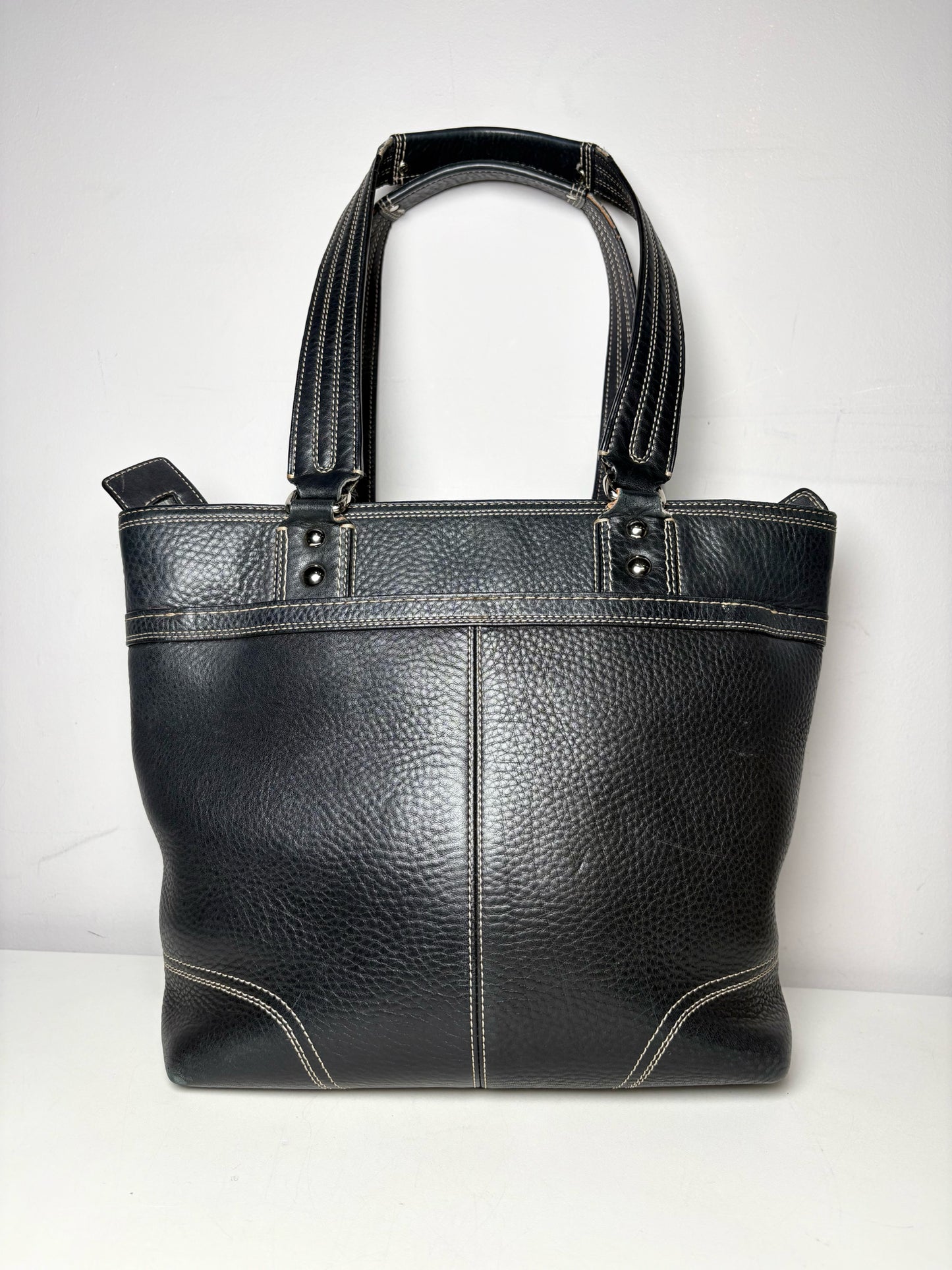 Women's Coach Solid Vintage Leather Pre-owned; Fair Black Leather Medium Purse