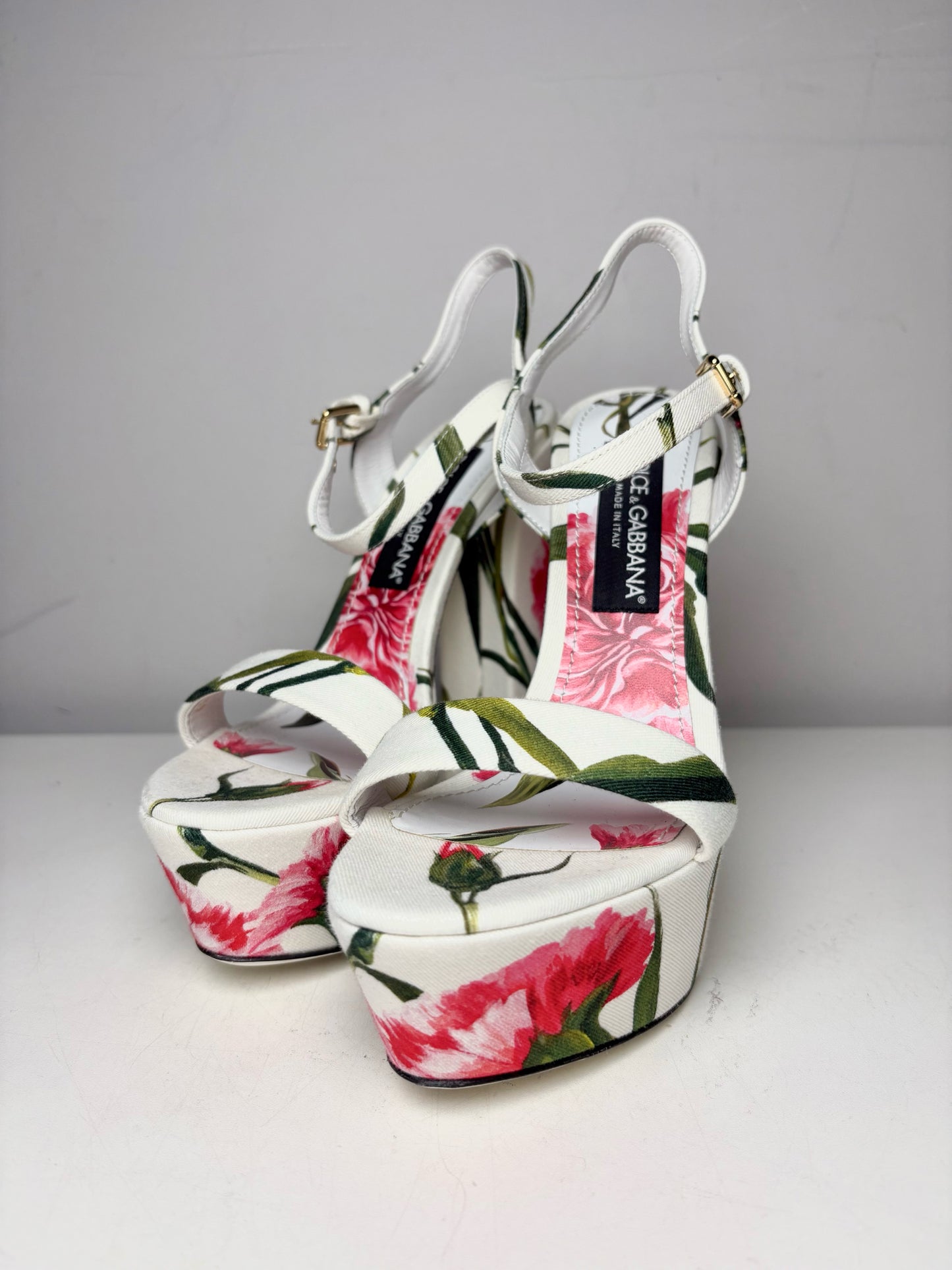 W Shoe Size 39 (8.5 - 9 US) Dolce & Gabbana White Fabric Pre-owned Heels
