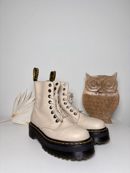 W Shoe Size 8 Dr. Martens Beige Leather Genuine Leather Boots