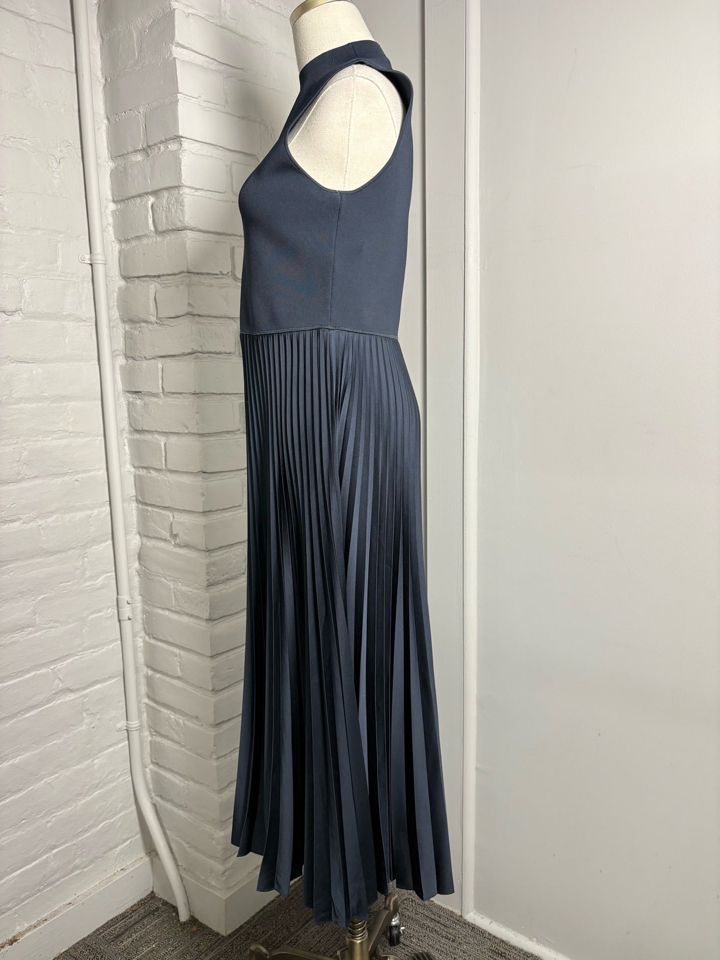 Women Size M Theory Navy Solid Dress