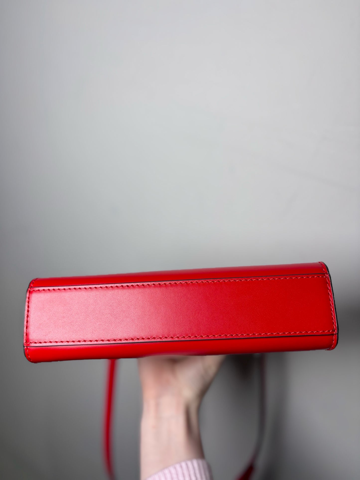 Women's Tory Burch Petite Lee Radziwill Brilliant Red Pre-owned NWT Tote