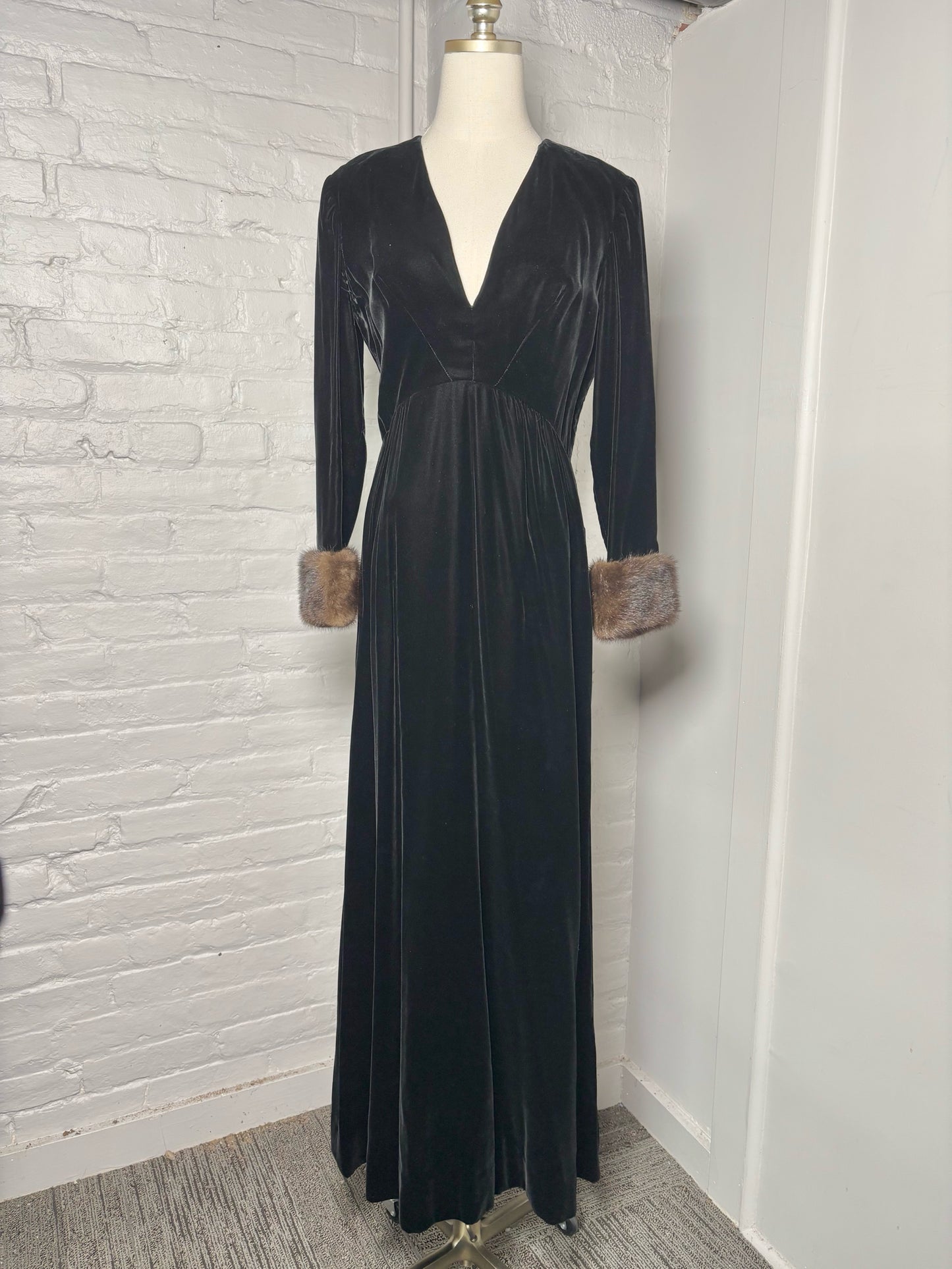 Women Size S (Estimate) No Label Black Solid Vintage Gown