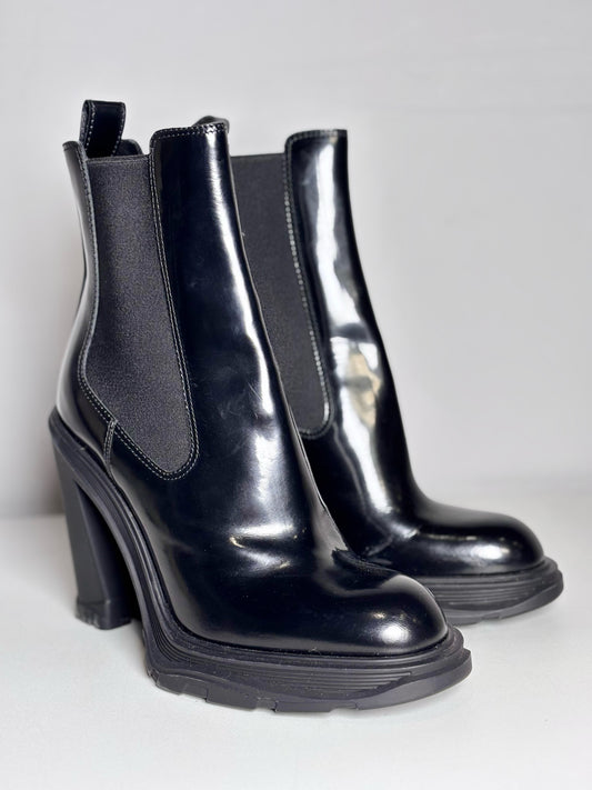 W Shoe Size 38 (8 US) Alexander McQueen Chelsea Black Leather Pre-owned Boots