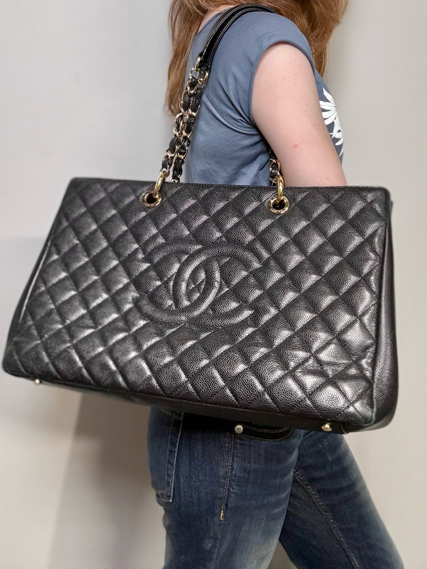 Chanel Extra Large GST Caviar Leather Black Quilted 16" Wide Pre-owned Tote
