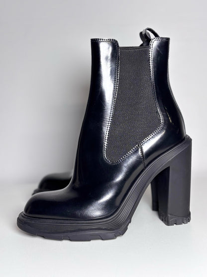 W Shoe Size 38 (8 US) Alexander McQueen Chelsea Black Leather Pre-owned Boots