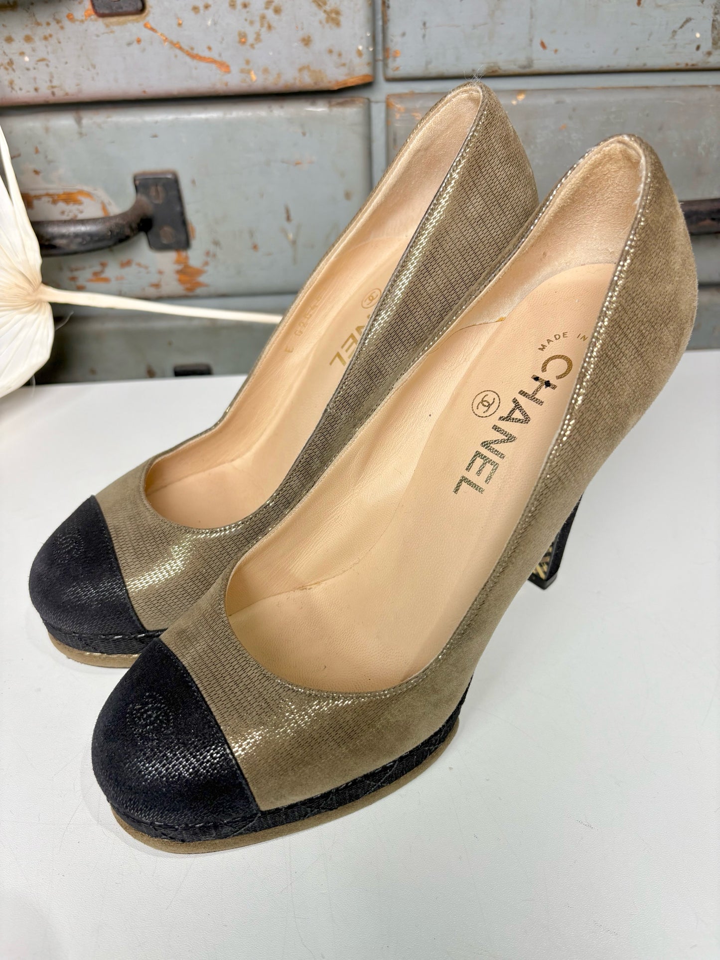 W Shoe Size 38.5 Chanel Khaki, Black Heels