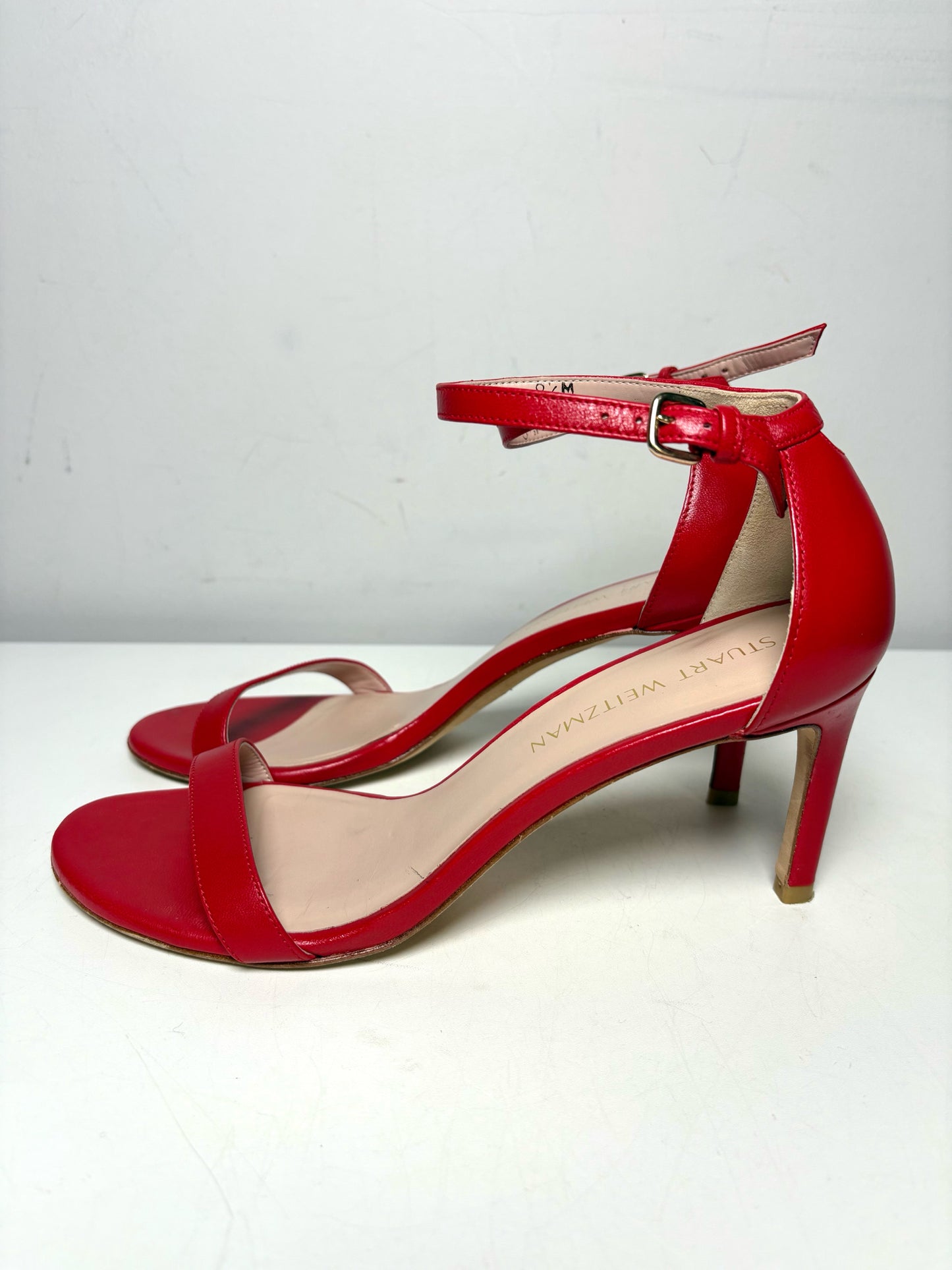 W Shoe Size 8.5 Stuart Weitzman Classic Red Leather Pre-owned Sandal