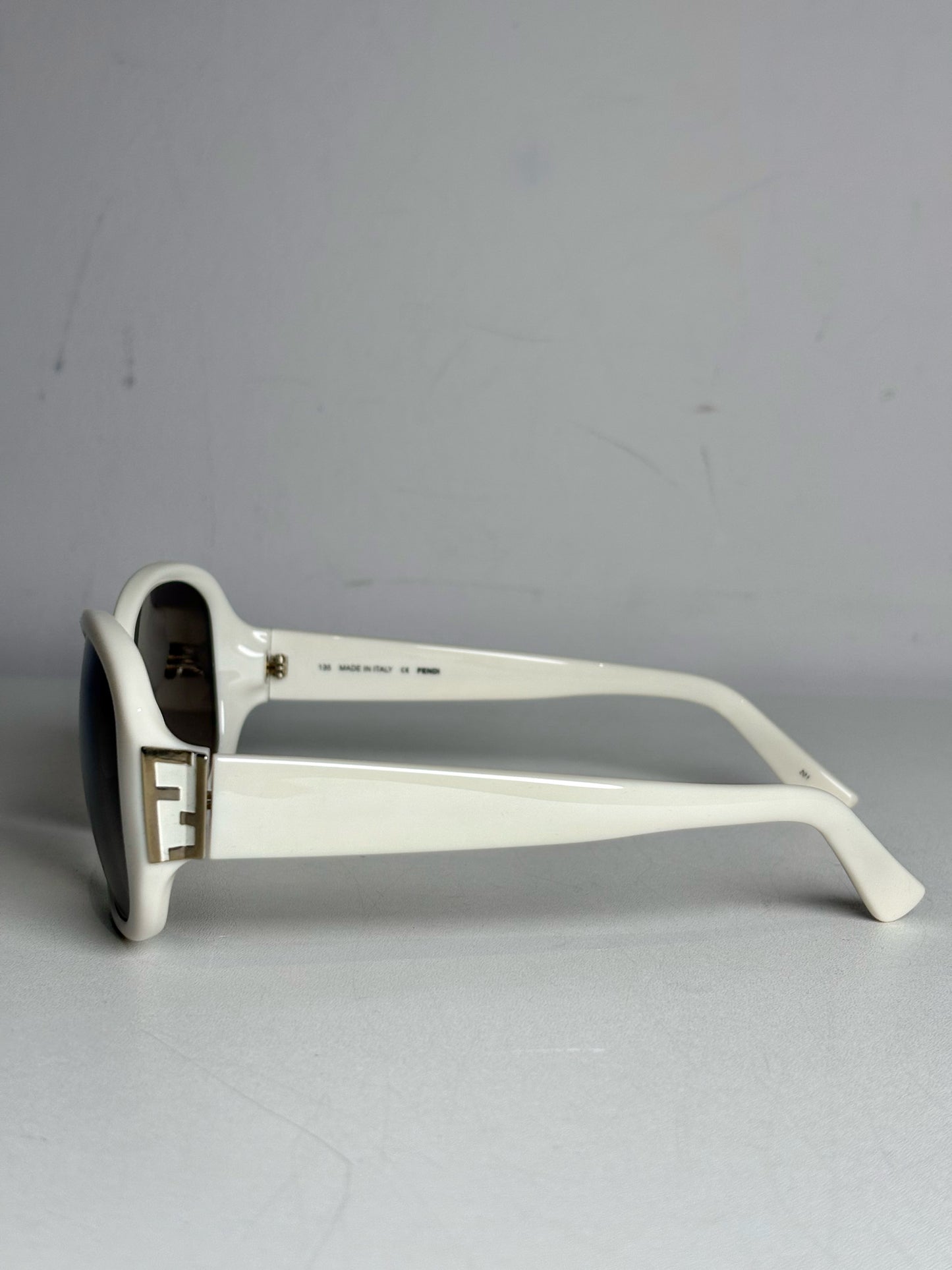 Fendi FS5236 Oversized Women's Pre-owned Cream Acetate Sunglasses