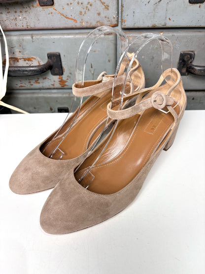 W Shoe Size 39 (8.5 US) Aquazzura Taupe Suede French Flirt Pump
