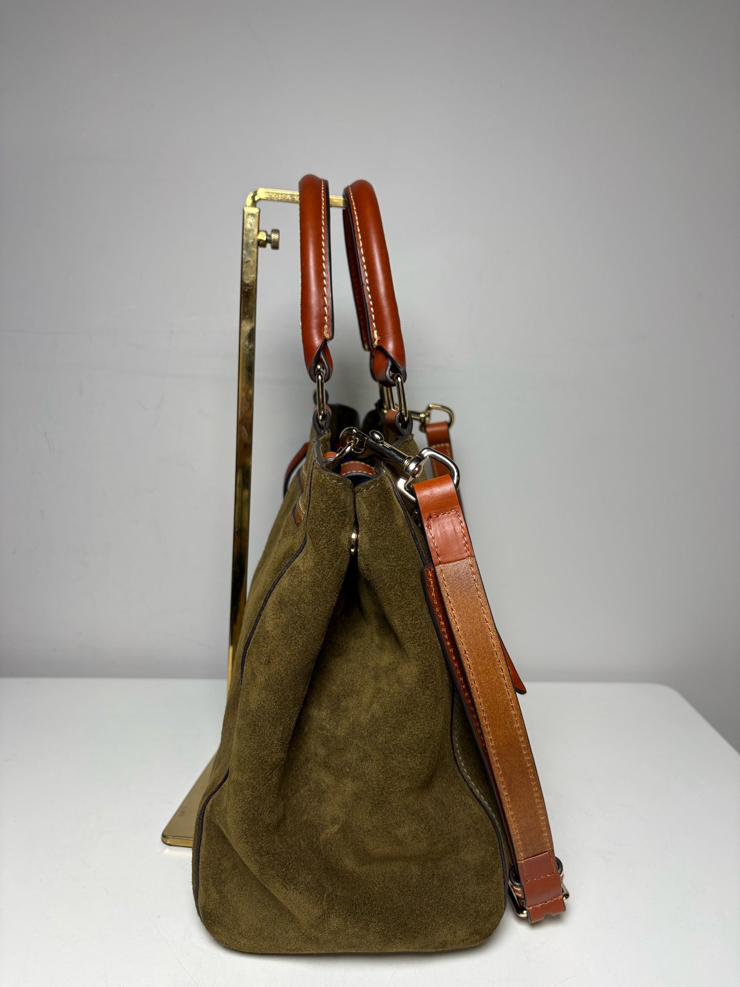 Women's Dooney & Bourke Solid Suede Pre-owned Olive Green Satchel