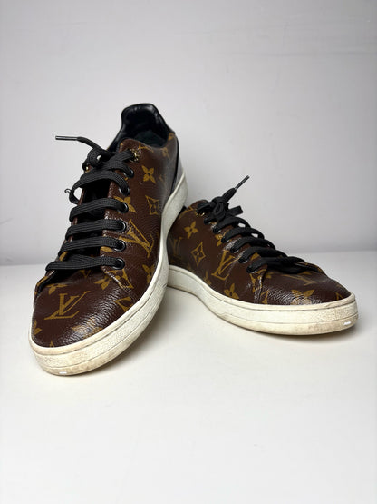W Shoe Size 39 (8.5 - 9 US) Louis Vuitton Brown, Black Coated Canvas Sneakers
