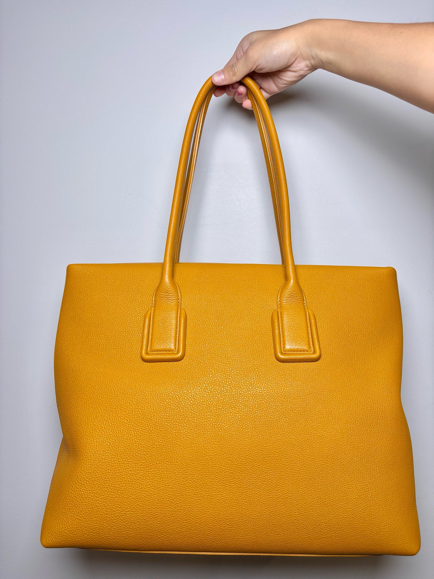 Bottega Veneta Solid Leather Yellow Hobo Purse
