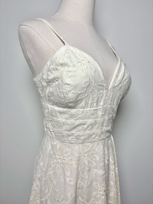 Women Size 6 BCBG Max Azria Cream Eyelet Lace Cotton NWT Dress