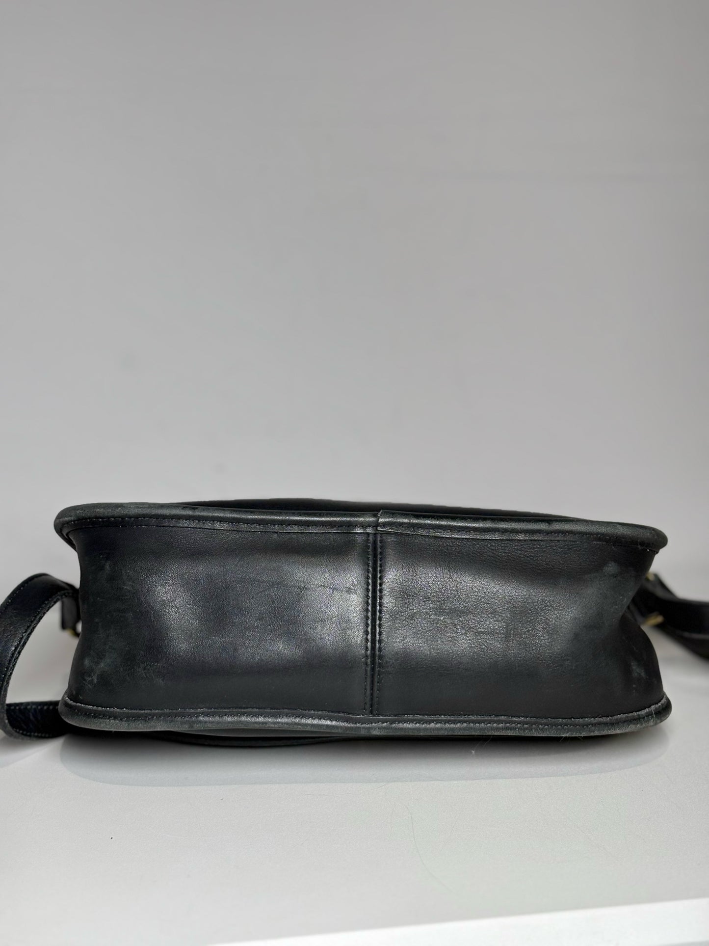 Coach Solid Vintage Leather Pre-owned Black Genuine Leather Small Purse