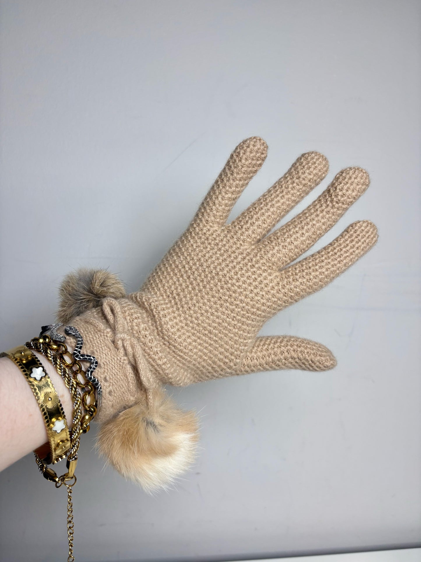 Neiman Marcus Women's Gloves