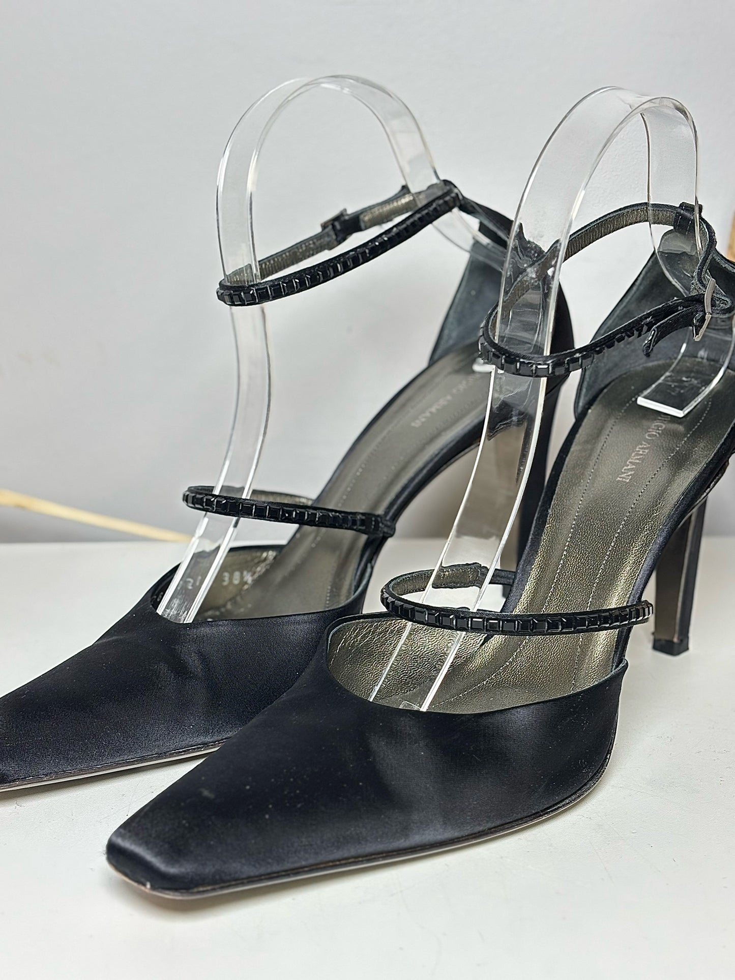 W Shoe Size 38.5 (8 US) Giorgio Armani Black Satin Women's Pump