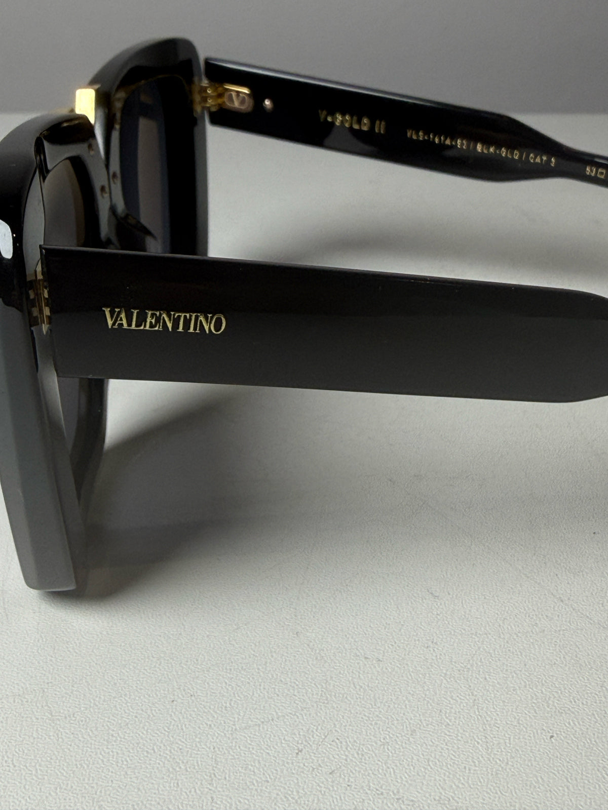Valentino Garavani V Gold II Sunglasses Women's Pre-owned Black Acetate