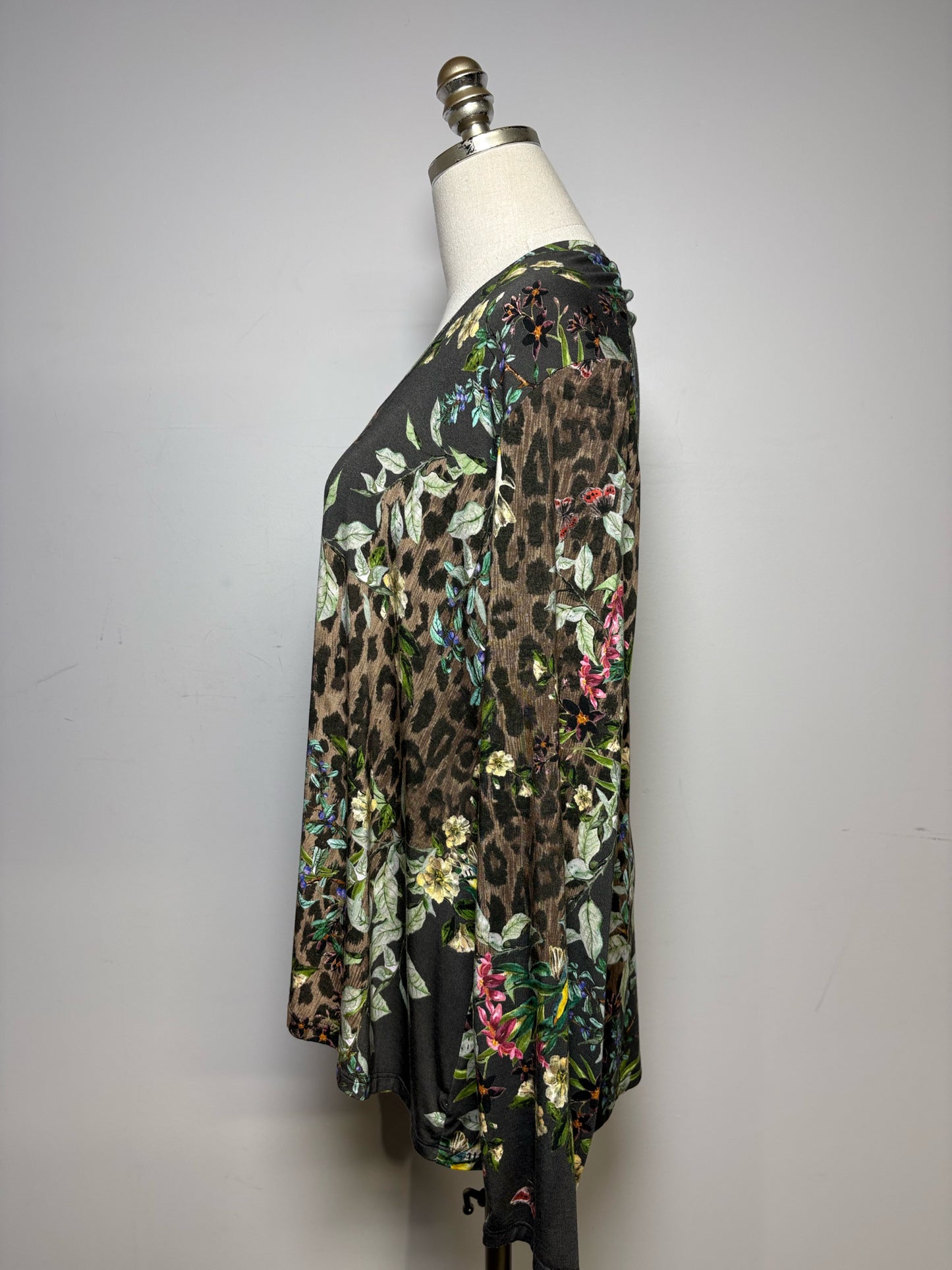 Women Size XXL Johnny Was Olive Green Floral & Animal Print Pre-Owned Long Sleeve Shirt