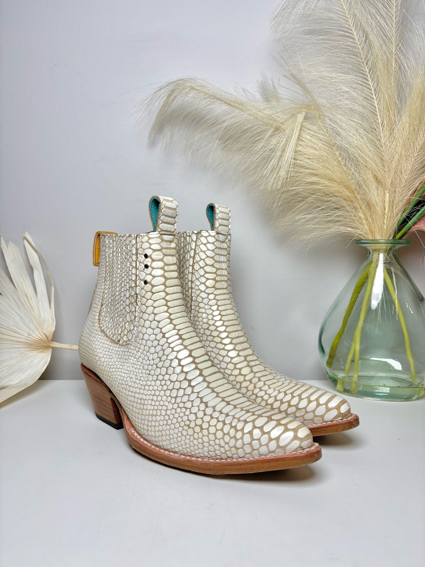W Shoe Size 7.5 pskuufman... Bone Leather Snake Skin Boots