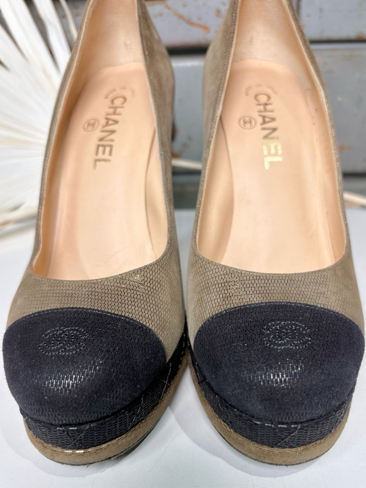W Shoe Size 38.5 Chanel Khaki, Black Heels