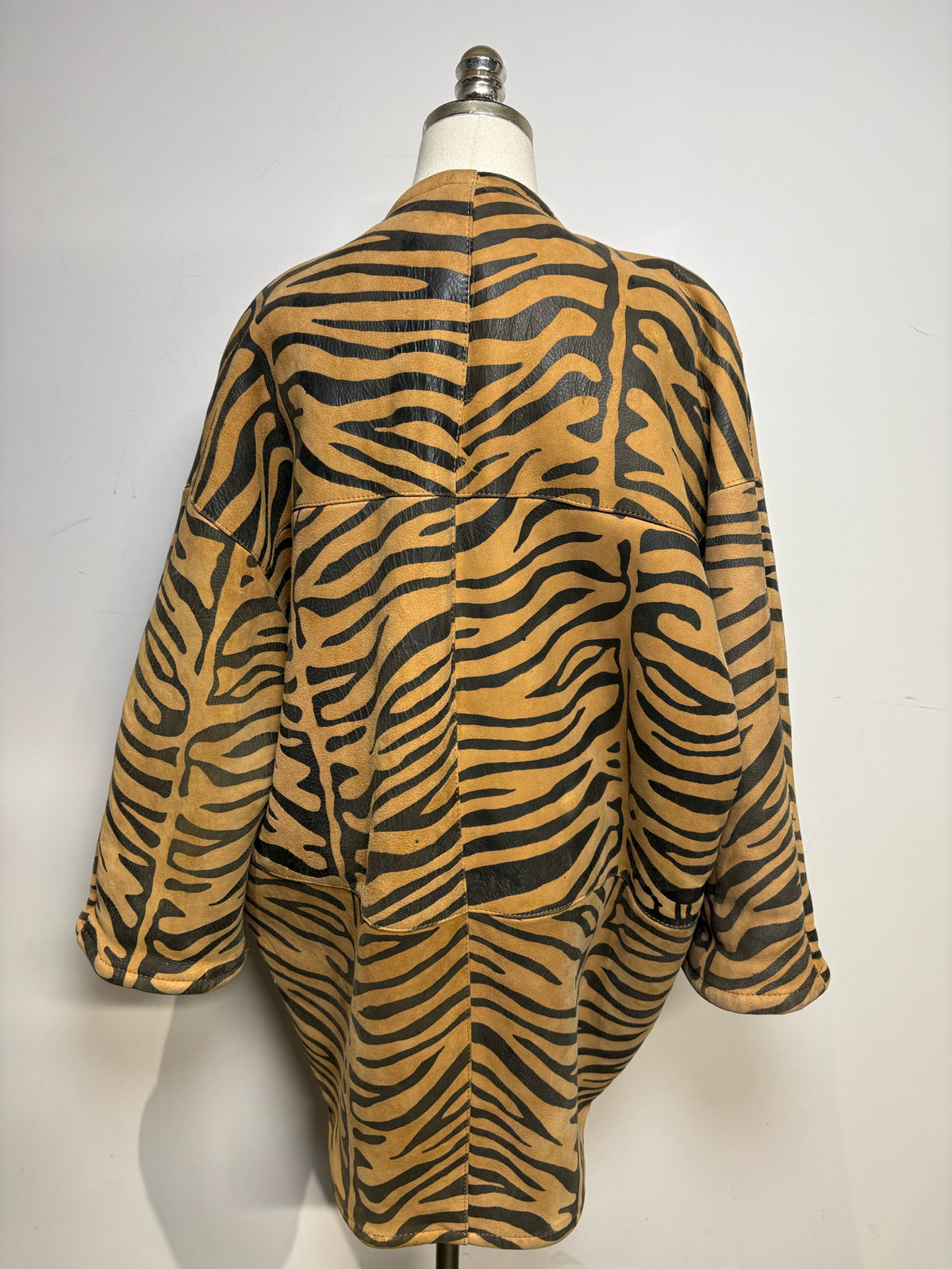 Women's Size S Bergdorf Goodman Vintage Tiger Print Leather Suede Shearling Pre-Owned Coat