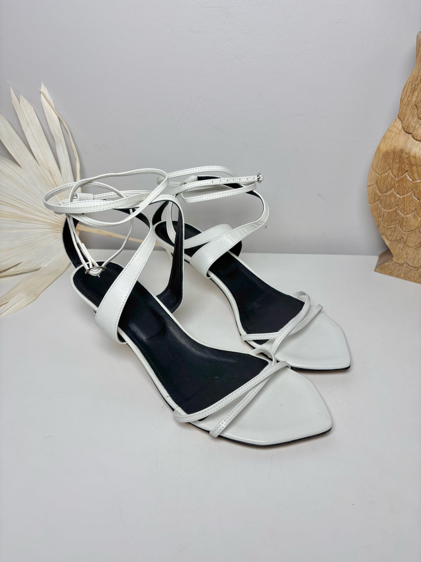 W Shoe Size 39 (9 US) Isabel Marant White Leather Cowhide NWT Sandals