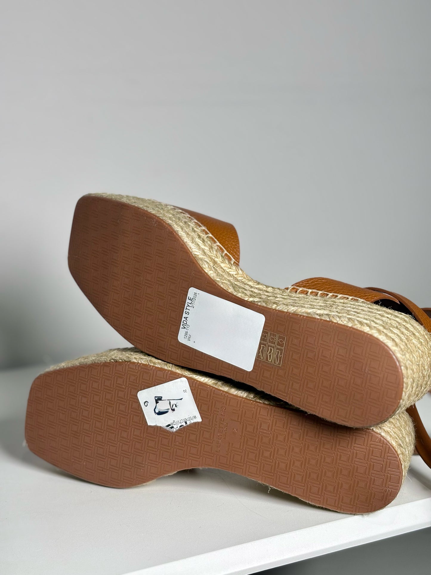 W Shoe Size 42 Lafayette 148 Tan, beige Leather Wedges