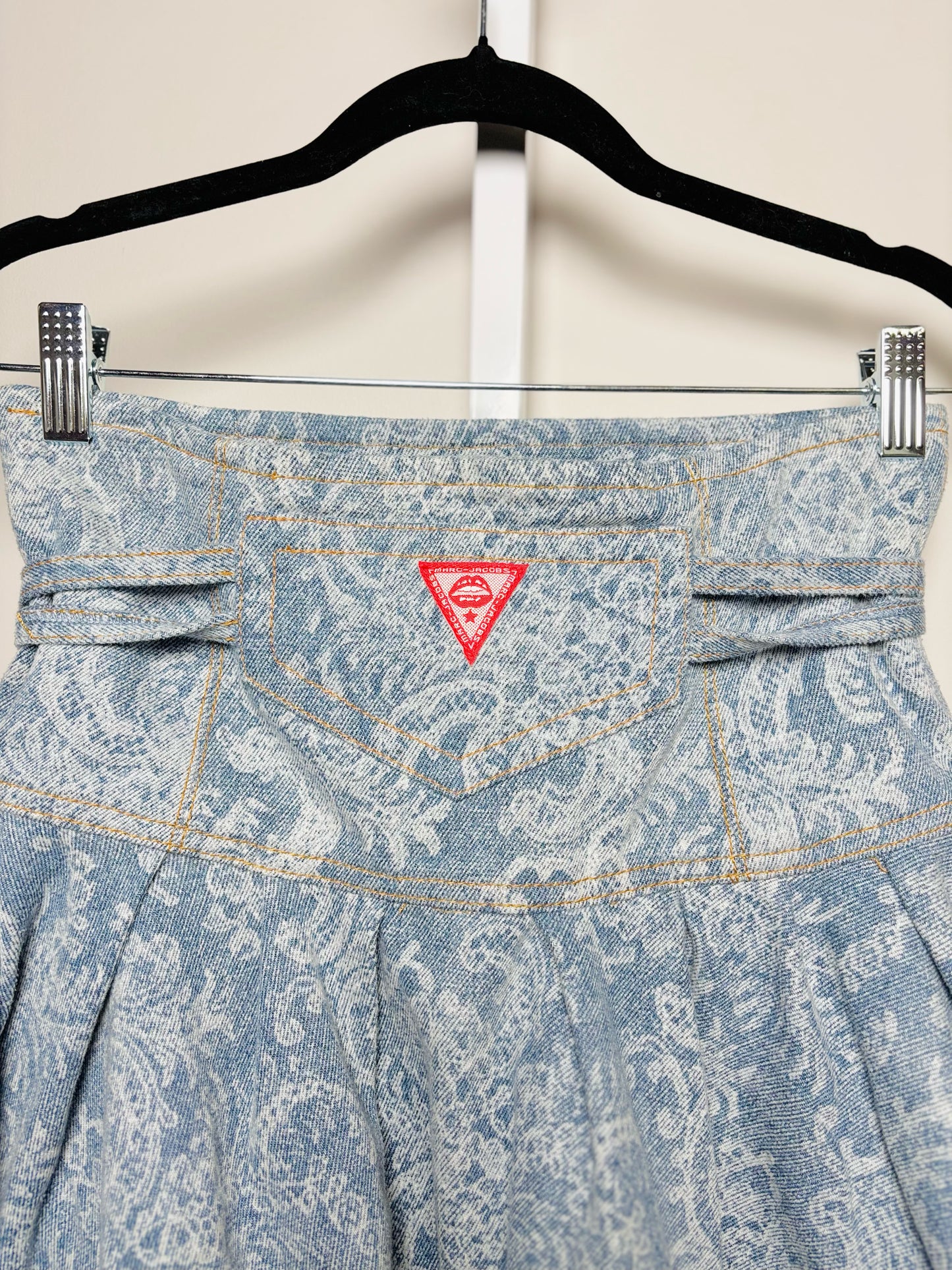 Women Size 27 (4) Marc Jacobs Light Blue Washed Effect NWT Skirt