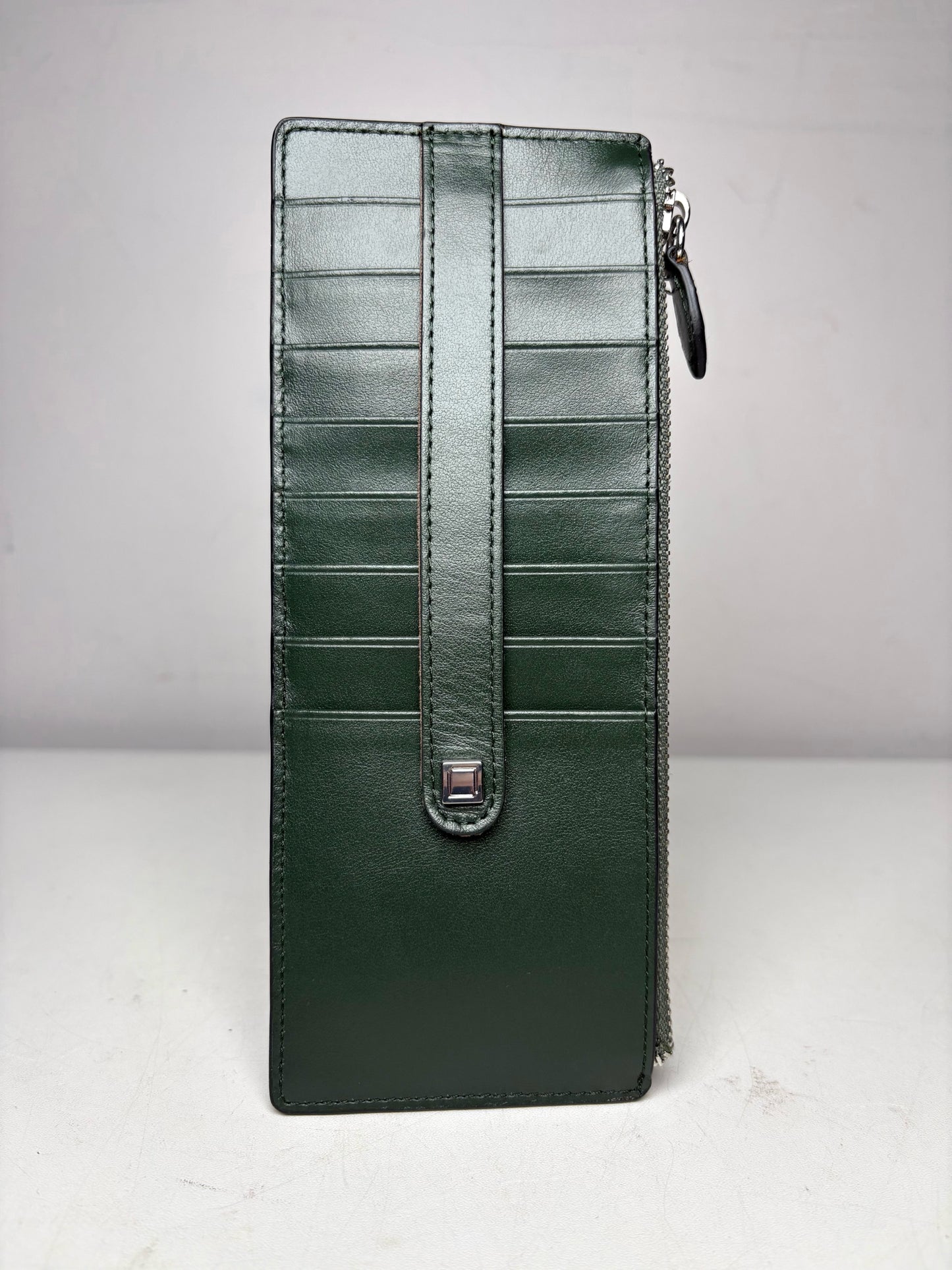 Women's Lodis Hunter Green Calfskin Leather Vintage NWT Pre-Owned Wallet with Box