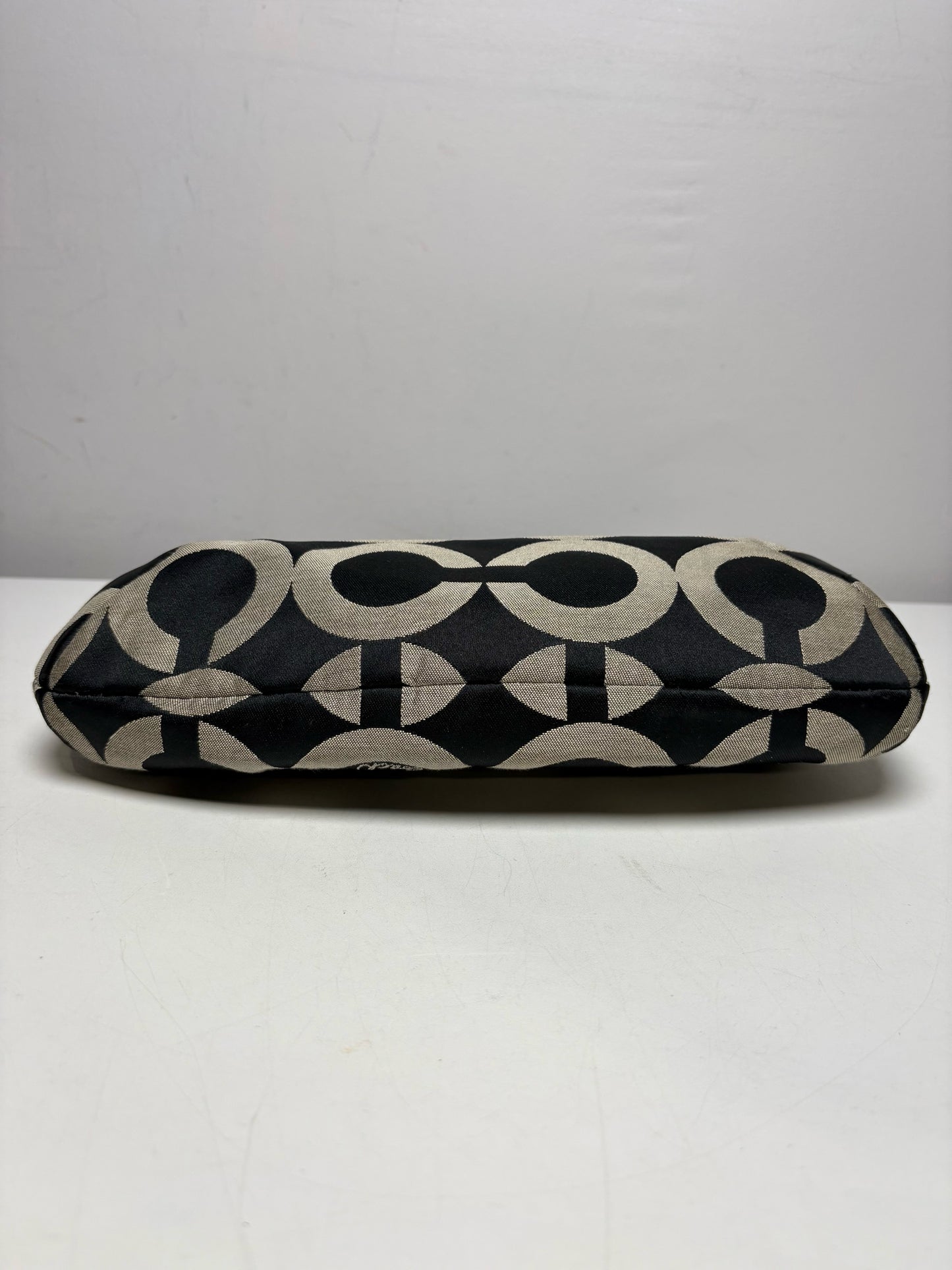 Women's Coach Kristin Grey & Black Canvas Vintage Pre-Owned Shoulder Bag Purse Circa 2010