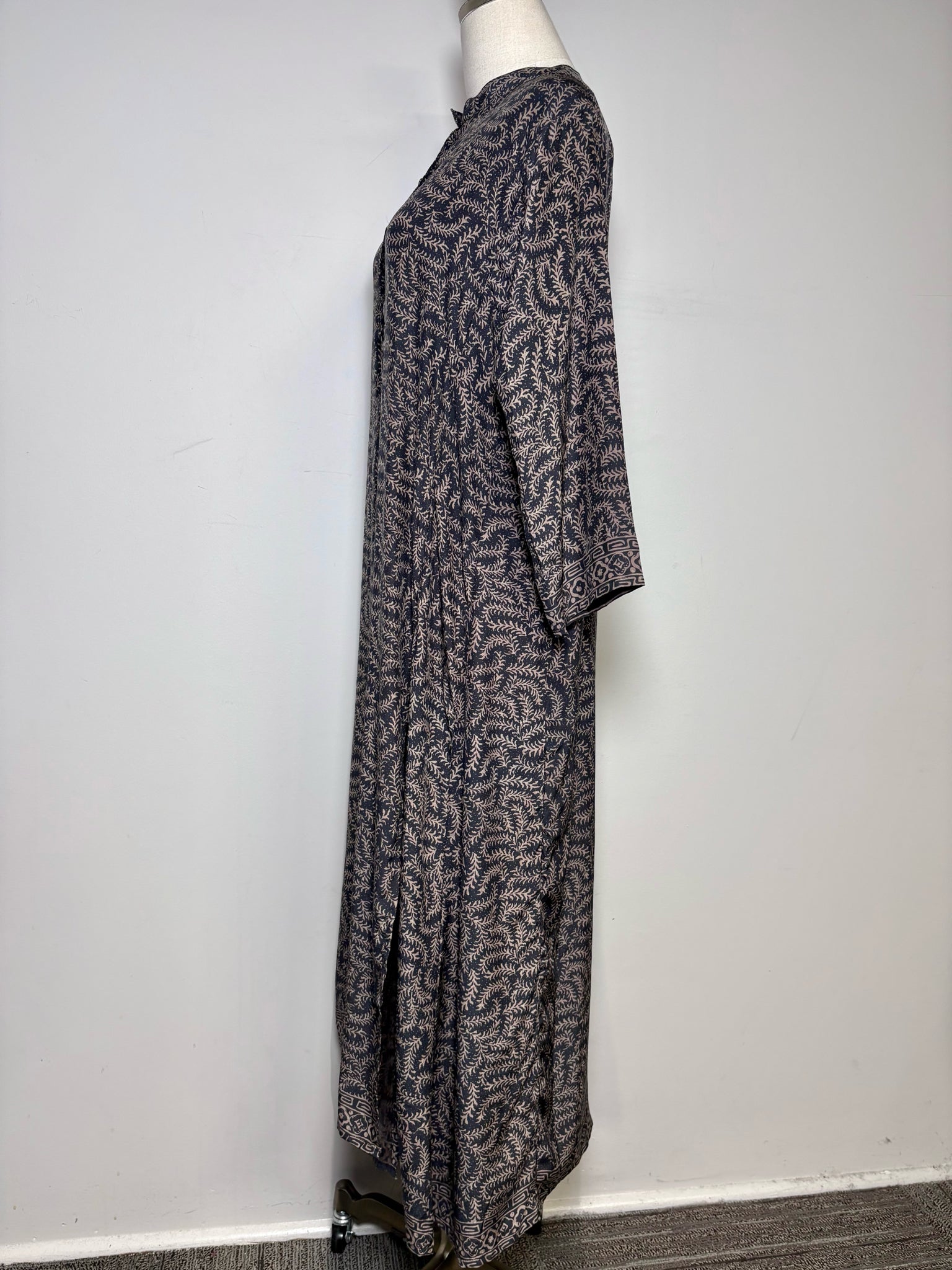 Women Size S Natalie Martin Black & Brown Foliage 100% Silk