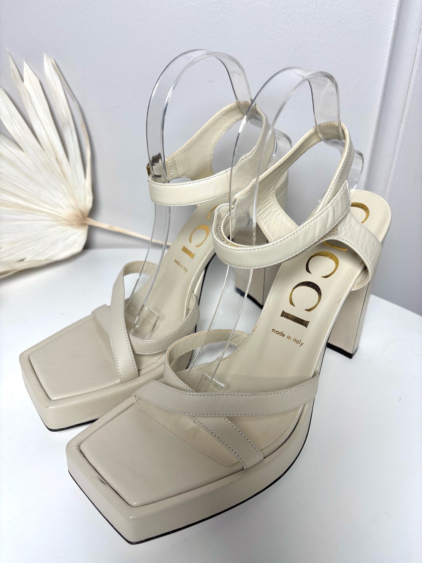 W Shoe Size 40 (10, US) Gucci Cream Leather Costanze Ankle NWT, Pre-owned Heels