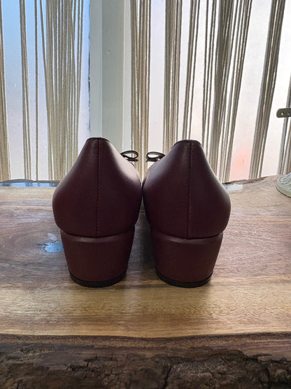 W Shoe Size 8.5 Salvatore Ferragamo Plum Leather Bow Pumps