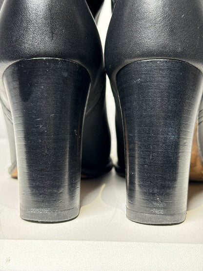 W Shoe Size 37.5 (7 US) Burberry Black Leather Shealring Lined Boots