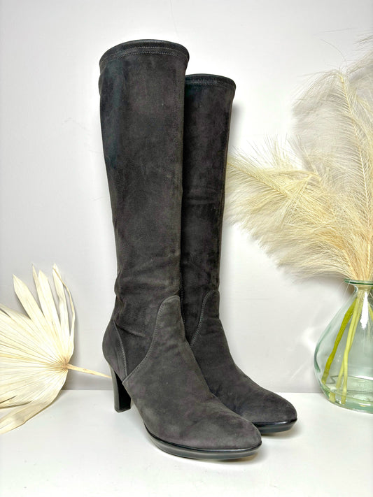 W Shoe Size 7 Aquatalia Gray Suede Boots