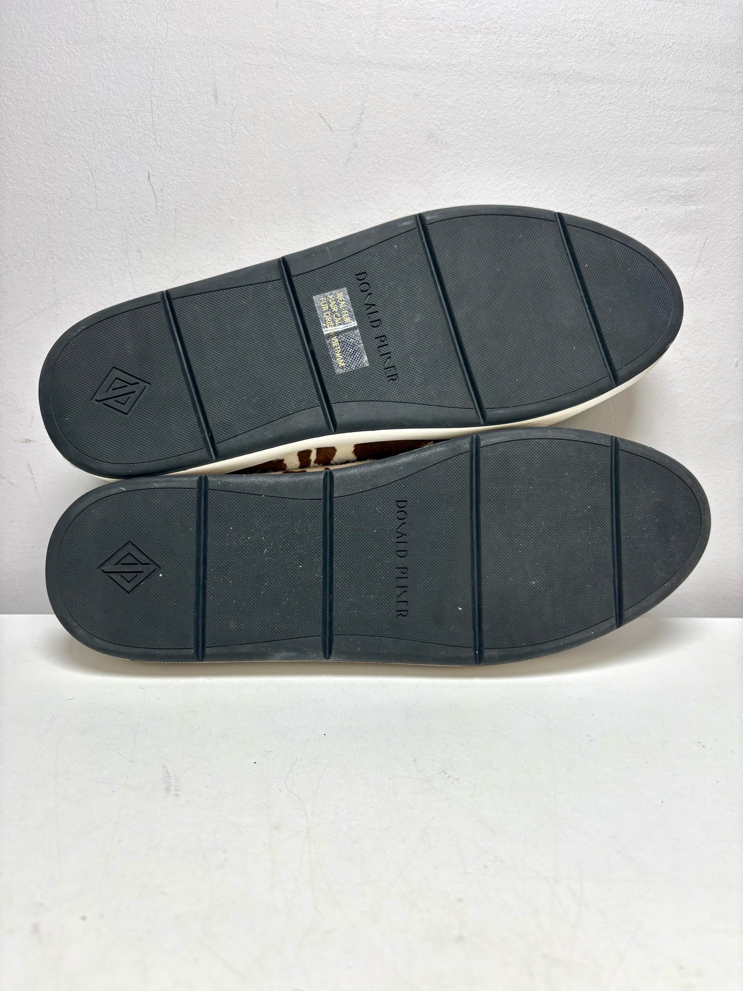 Women's Shoe Size 9.5 Donald J. Pliner Richiieeh Brown & Cream Cow Print Calf Hair NWT Pre-Owned Slip-Ons
