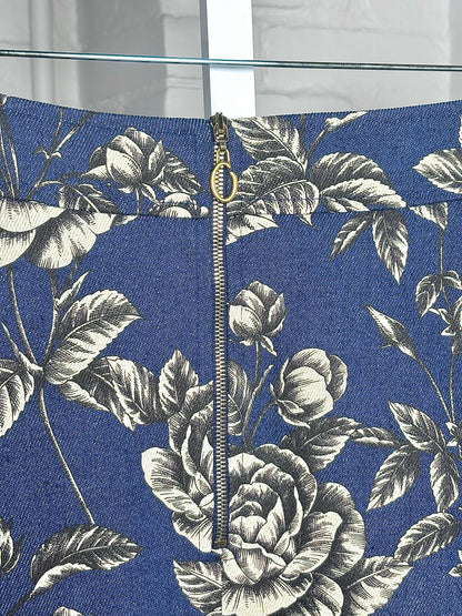Women Size M Oscar de la Renta Blue Rose Print Pre-owned Midi Denim Skirt