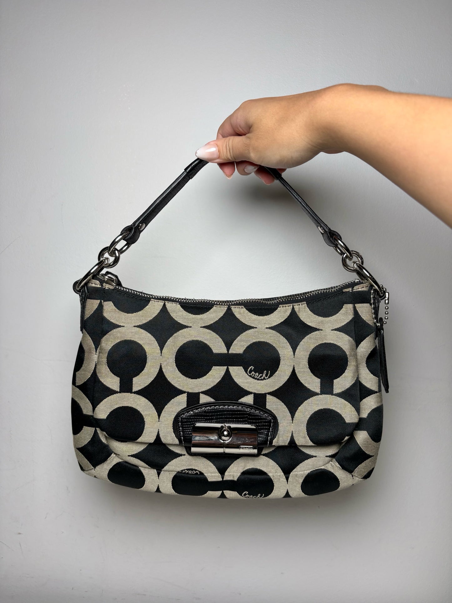 Women's Coach Kristin Grey & Black Canvas Vintage Pre-Owned Shoulder Bag Purse Circa 2010