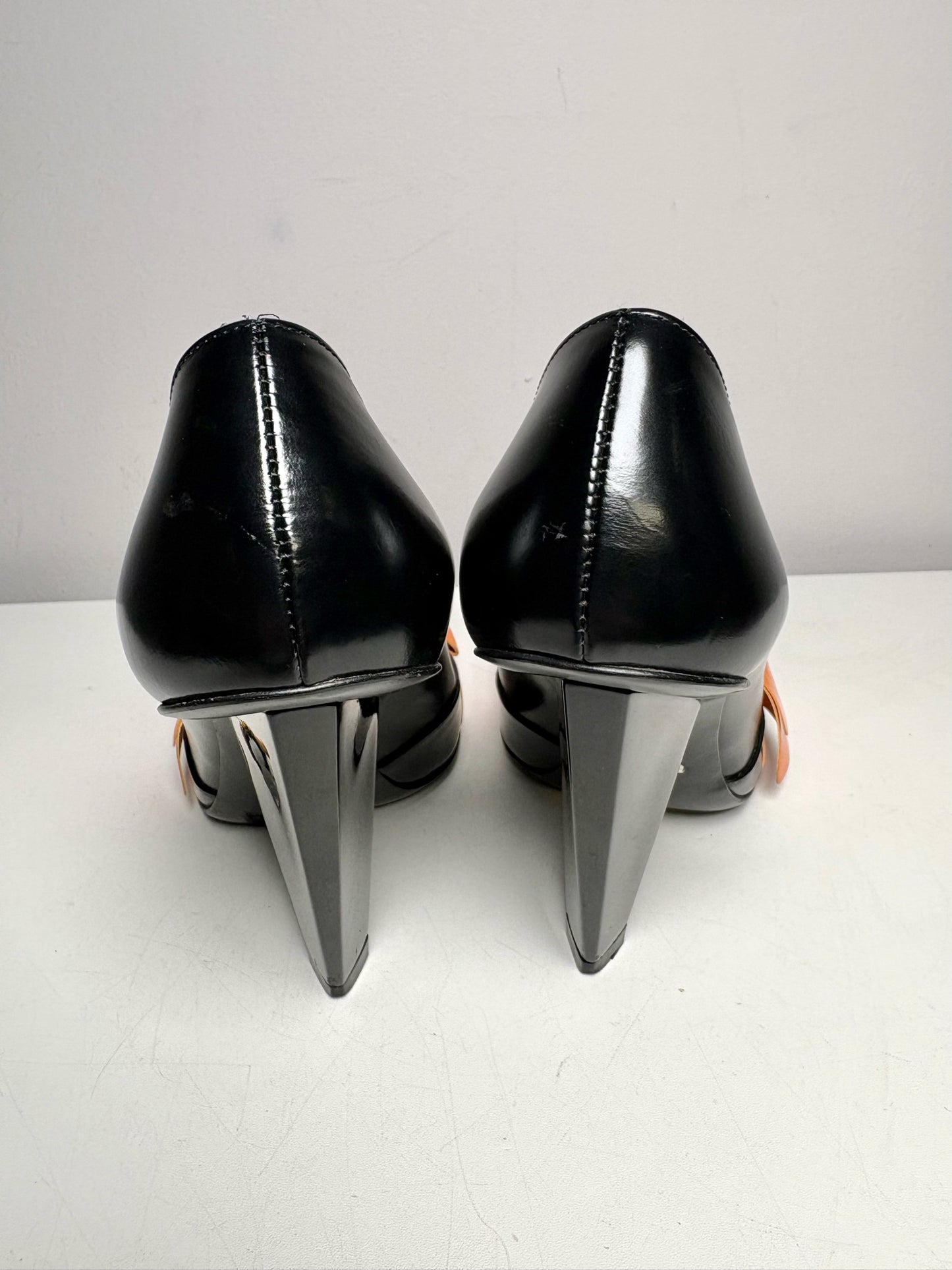W Shoe Size 36.5 (6 - 6.5 US) Prada Black, Orange Leather Cowhide Heels