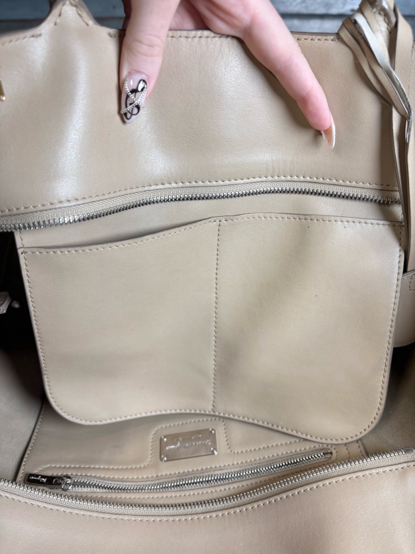 Women's Salvatore Ferragamo Solid Leather Pre-owned Beige Print Large Purse