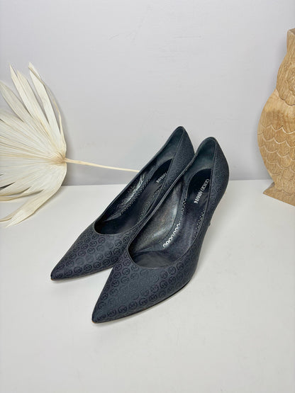 W Shoe Size 38.5 (8 US) Giorgio Armani Black Pump