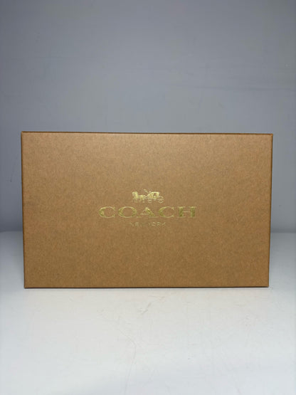 Women's Coach Ivory Leather NWT Pre-Owned Corner Zip Wallet Charm Box Set