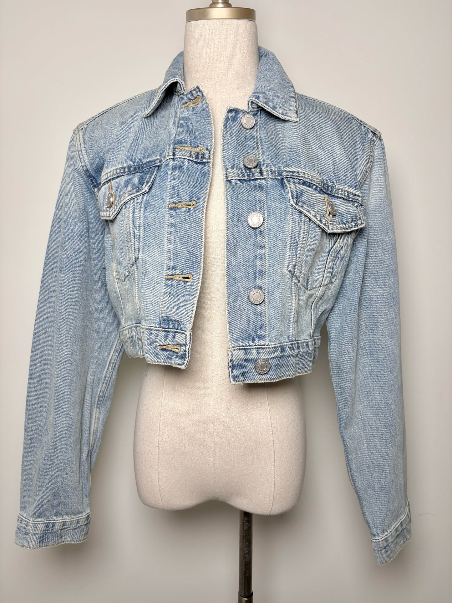Women Size S PURPLE BRAND Light Blue Denim Style No. 6002 Jacket