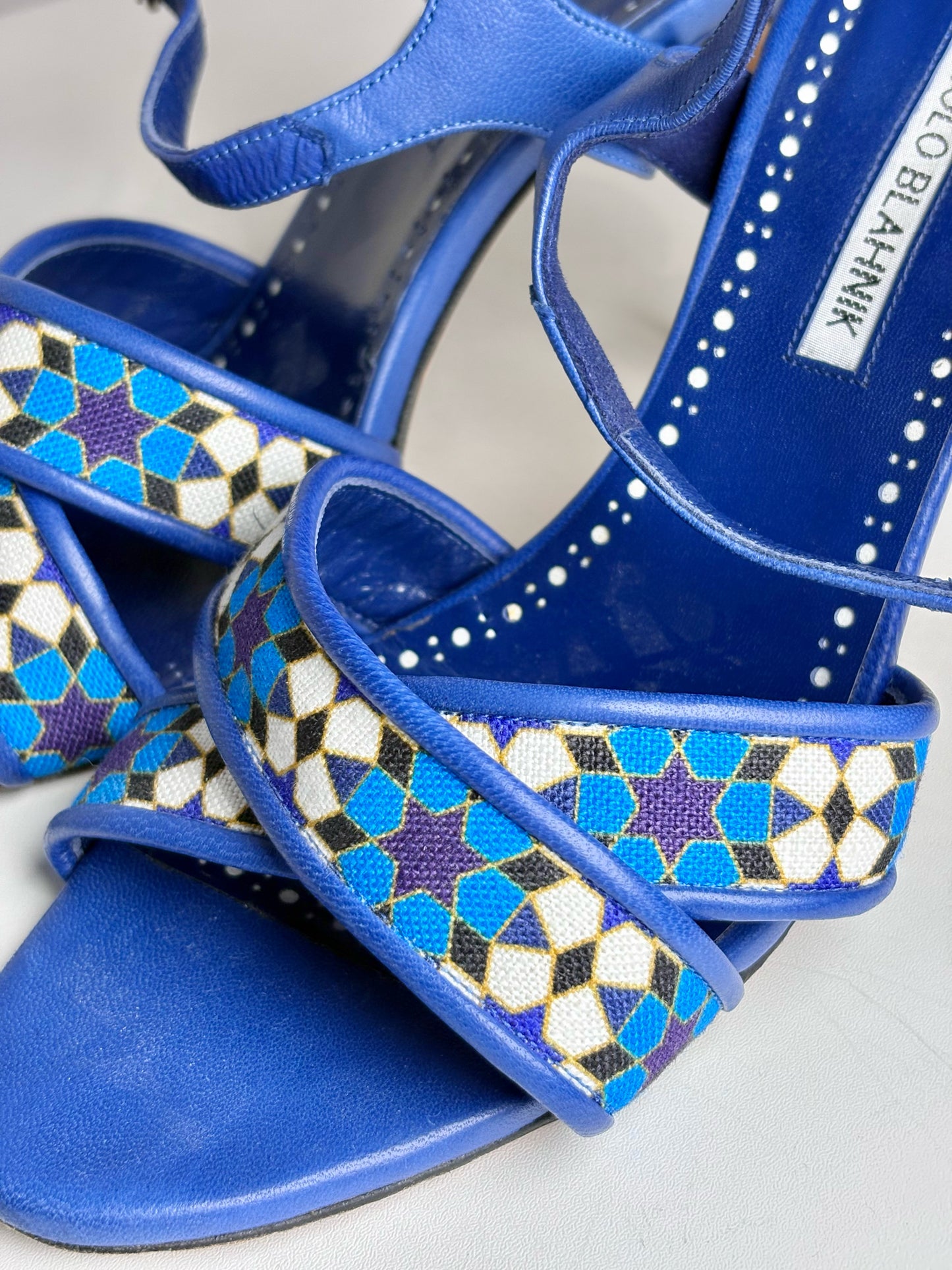 W Shoe Size 38 (8 US) Manolo Blahnik Talitha Blue Leather, Canvas Women's Heels