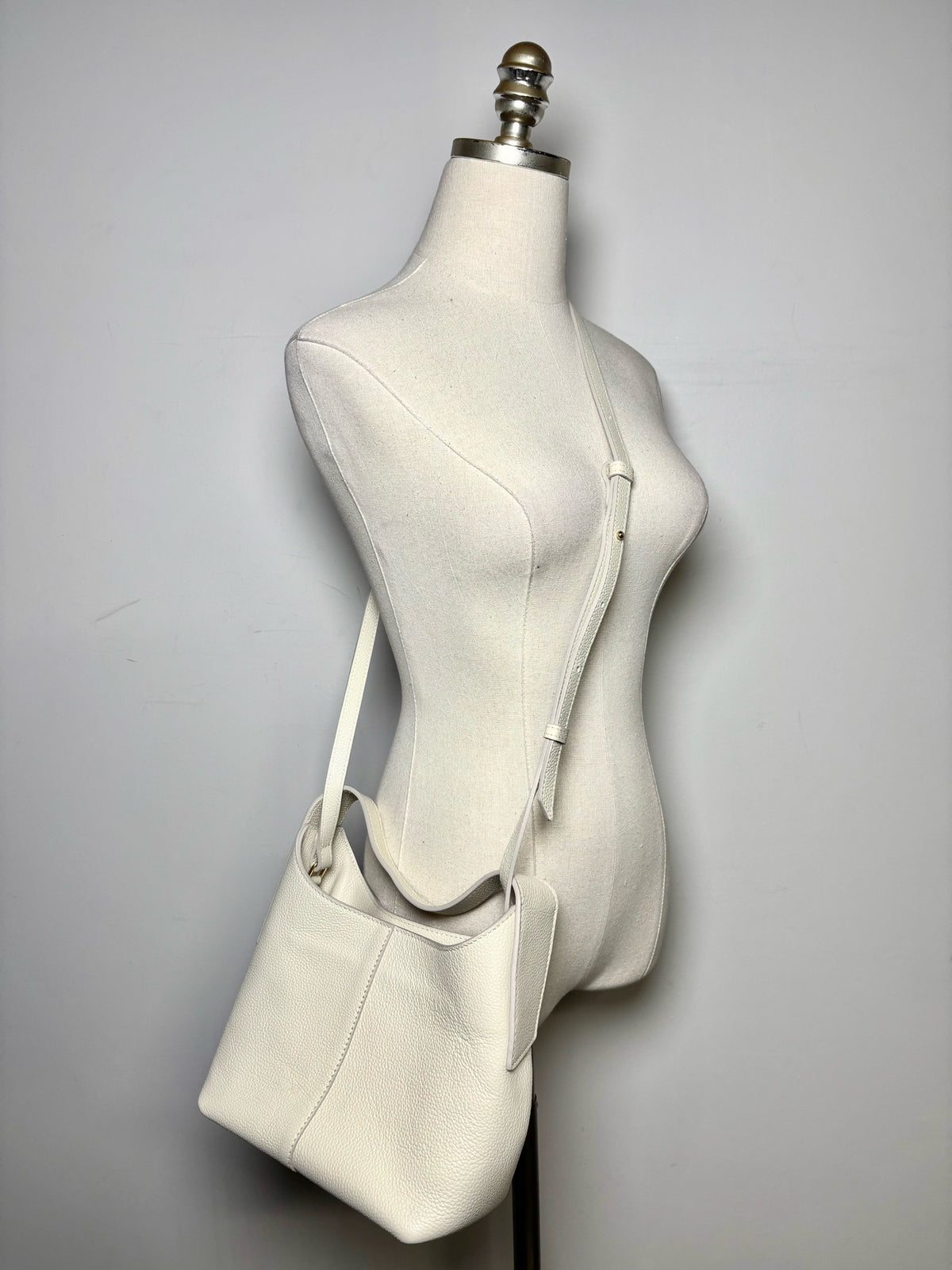 Banana Republic Leather Pre-owned Stone Pebble Grain Small Purse