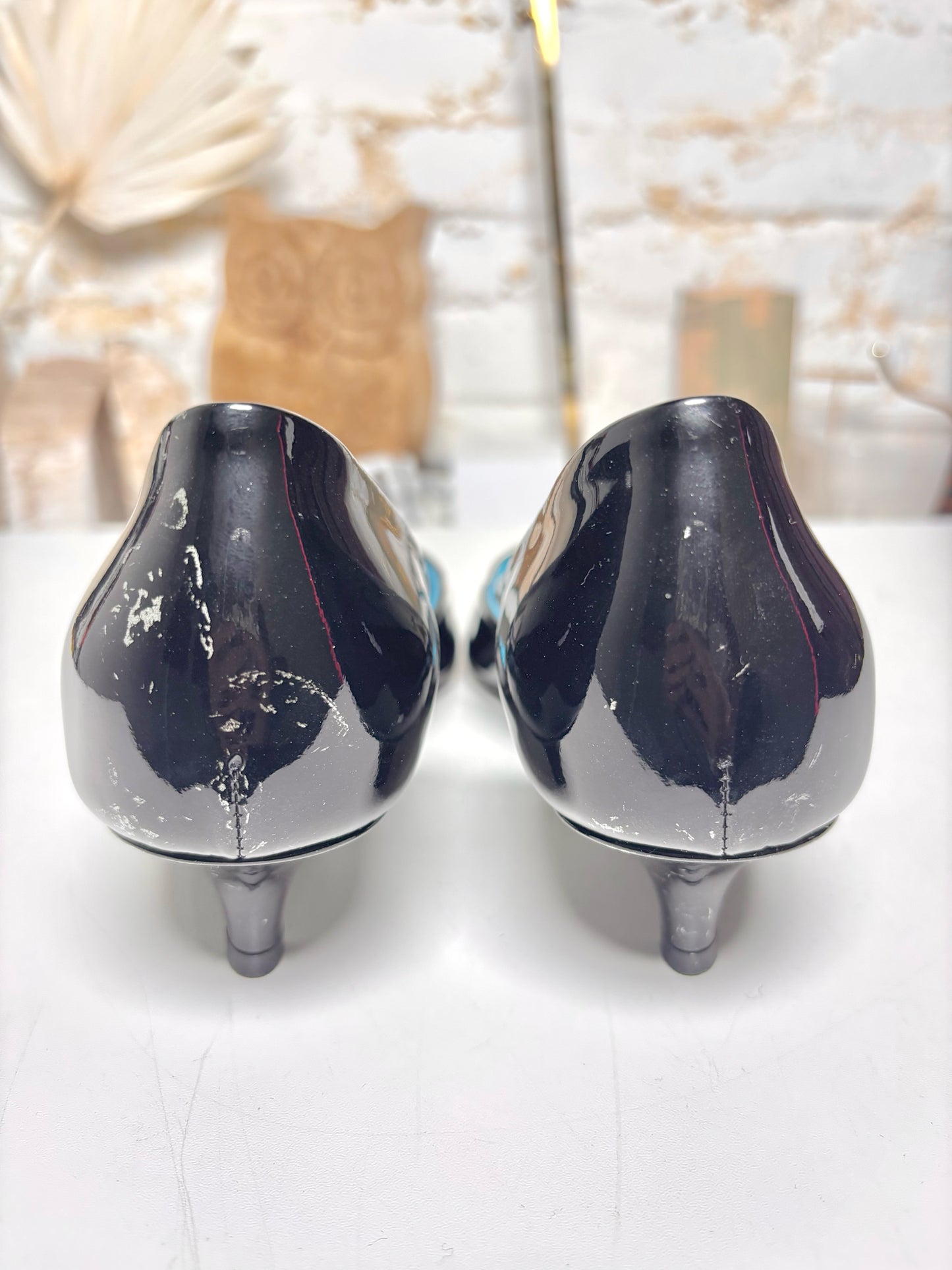 W Shoe Size 39 (8.5 US) Bottega Fiorentina Black Leather Patent Pump