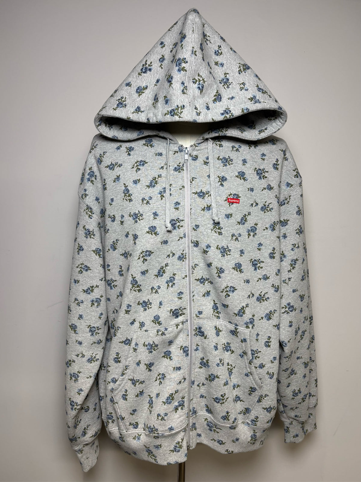 Men's Size XL Supreme Gray Floral Print 2023 Viral Collector's Pre-Owned Zip-Up Hoodie Sweatshirt