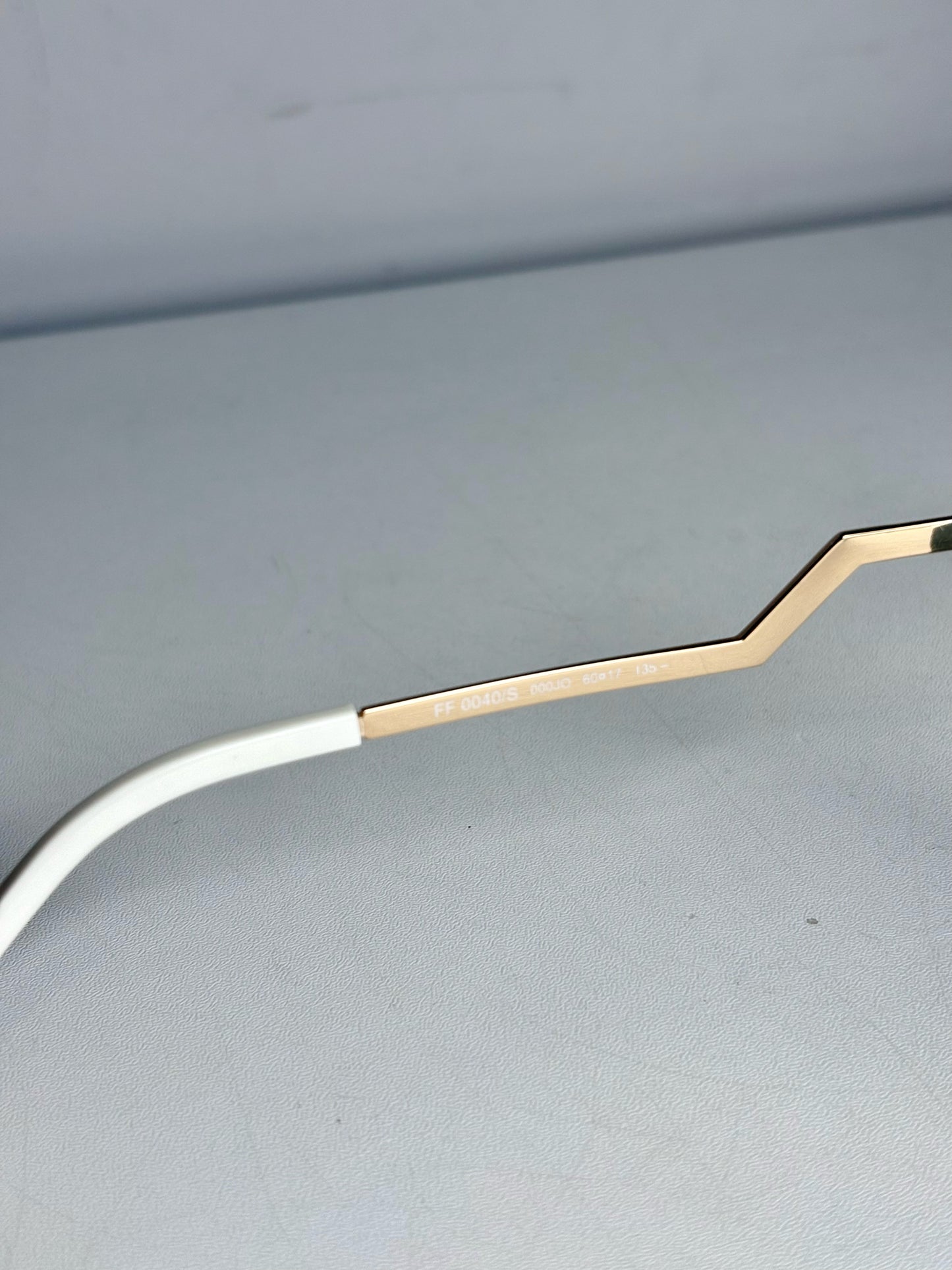 Fendi 0040/S Frameless Zig Zag Temples Women's Pre-owned Gold Metal Sunglasses